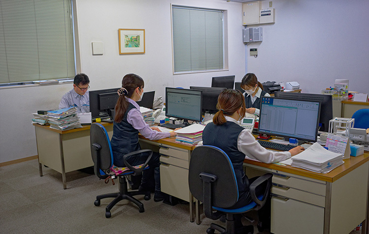 本社工場の外観